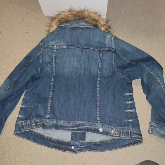 TORRID size 3  18/20 denim jacket w/ removable fur - Picture 3 of 6